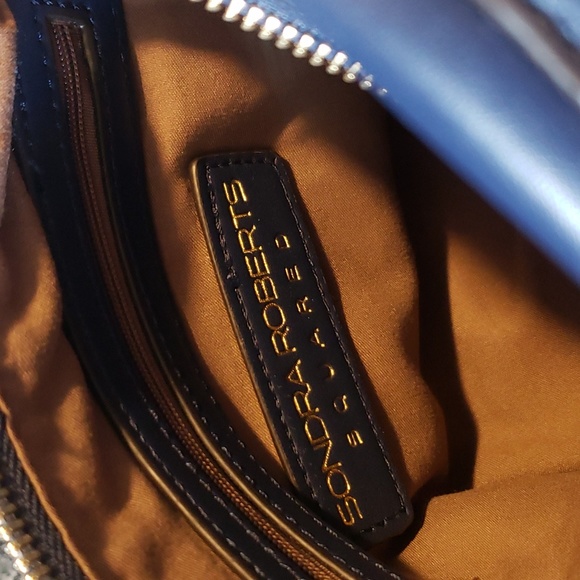 Sondra Roberts Crossbody - Picture 10 of 11